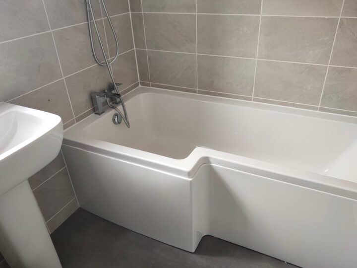 New Bath With Shower Mixer